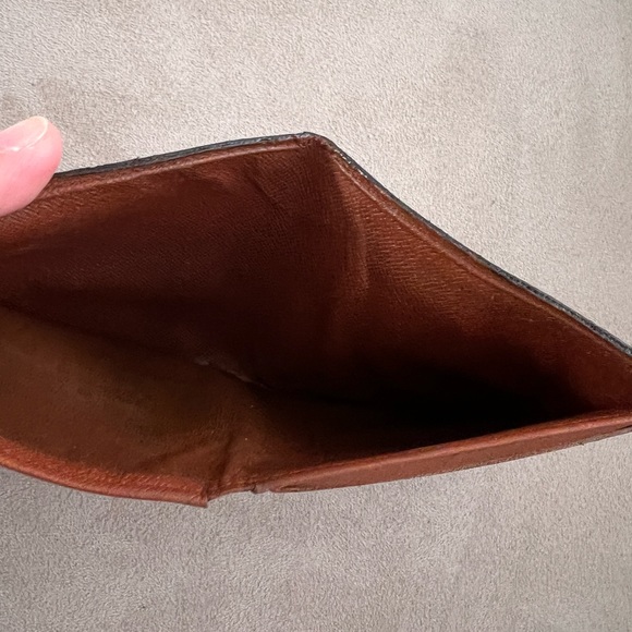 Authentic Louis Vuitton wallet - Picture 3 of 6